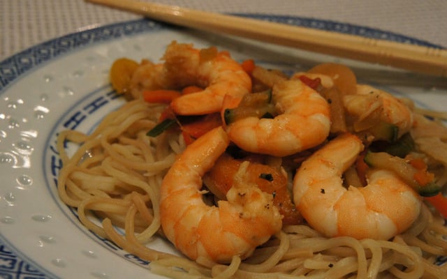 Crevettes sautées sauce soja pour le Nouvel An Chinois