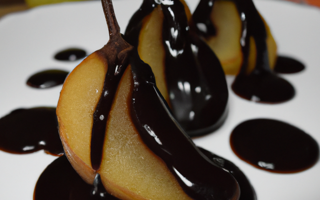 Poire fraîche à la sauce chocolat