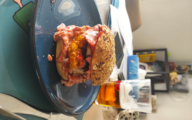 Le TRINIDAD - Burger au poulet, chorizo, poivrons et sauce Porto