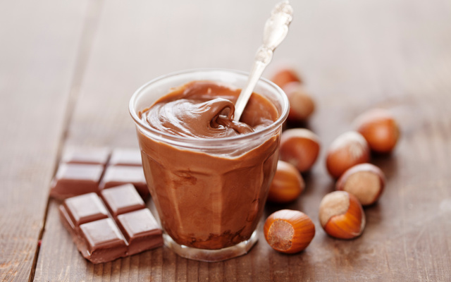 Pâte à tartiner maison aux noisettes et chocolat noir
