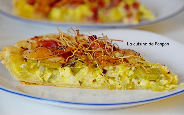 Tarte aux blancs et racines de poireaux et champignons