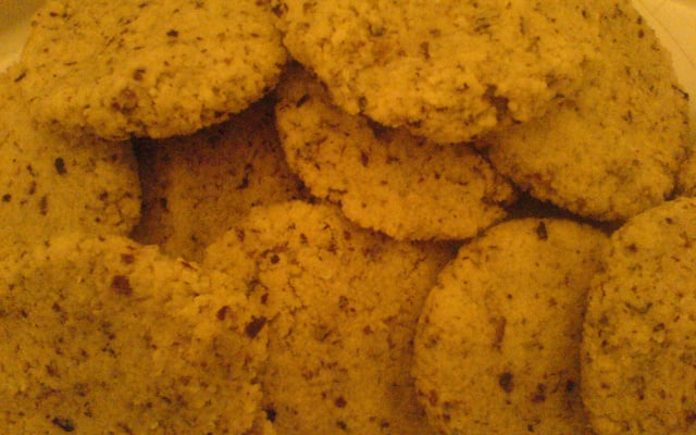 Biscuit noisette, amande et fève tonka