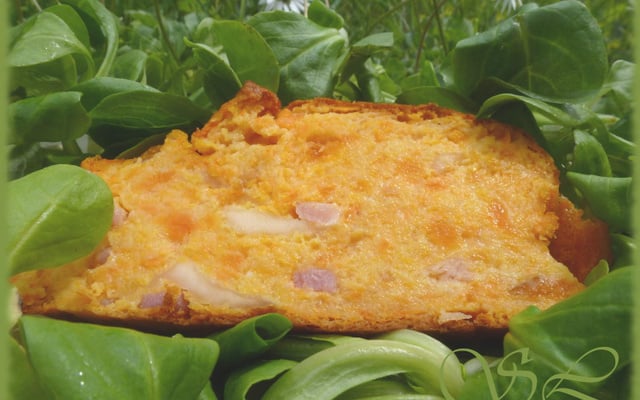 Cake de carottes, lardons-cantal