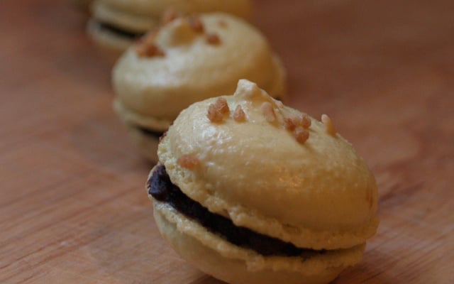 Macarons Chocolat et fruit de la Passion