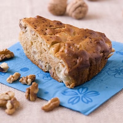 Gateau d'hiver aux pommes et aux noix de Grenoble