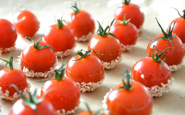 Tomates en cages de sucre