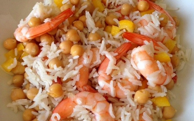 Salade de riz, crevettes et pois chiche
