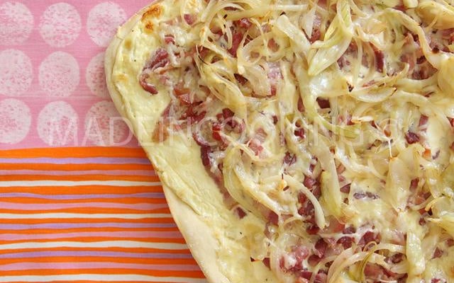Tarte flambée traditionnelle alsacienne