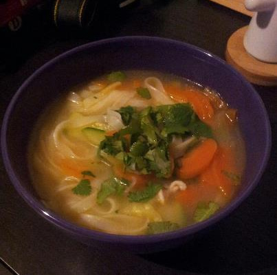 Soupe thai aux légumes croquants