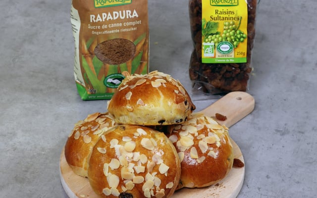 Briochettes aux raisins secs et amandes