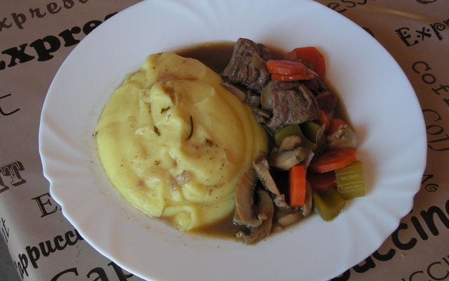 Bœuf à la bourguignonne classique