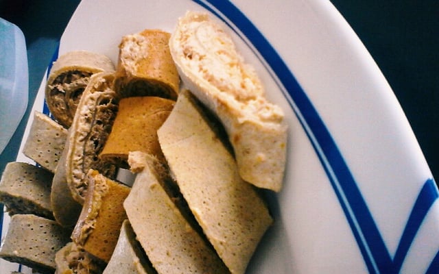 Crêpes au thon à la sauce tomate