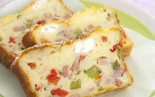 Cake d'été poivrons, lardons, chèvre