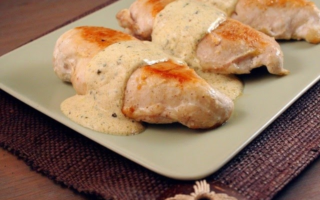 Filet de poulet jaune fermier sauce Livarot AOP