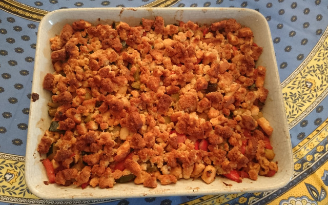 Crumble au poulet et légumes d'été