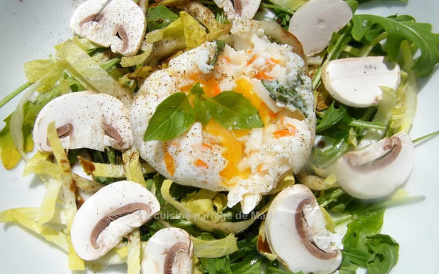 Salade d'œuf pochée au Coraya