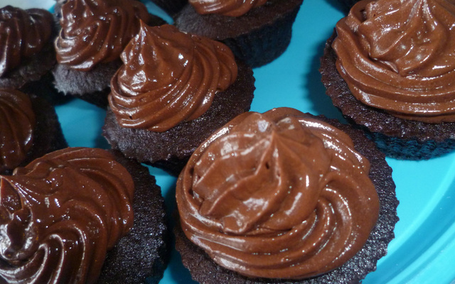 Cupcake LE basique chocolat et glaçage chocolat