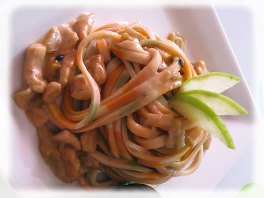 Linguines au poulet , fruit de la passion et granny smith