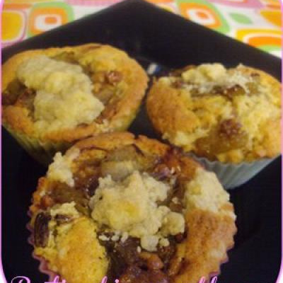 Cupcakes au crumble de rhubarbe et caramel