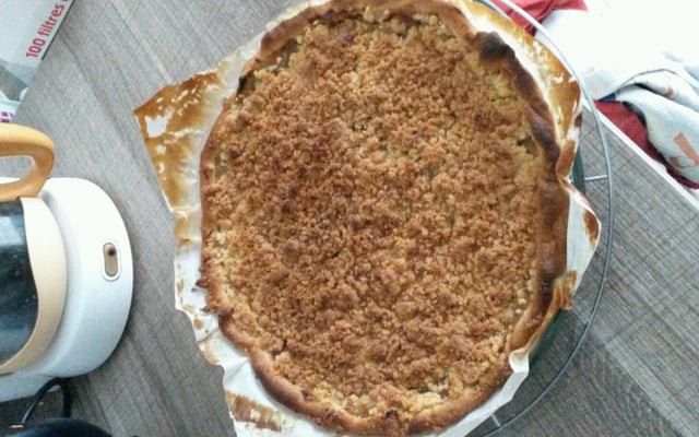 Tarte rhubarbe amandine en crumble