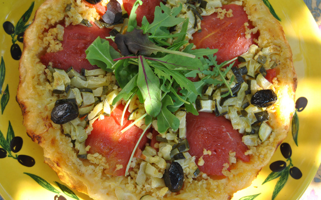 tarte tatin aux tomates , courgette et boulgour