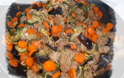 Wok de légumes et nouilles chinoises