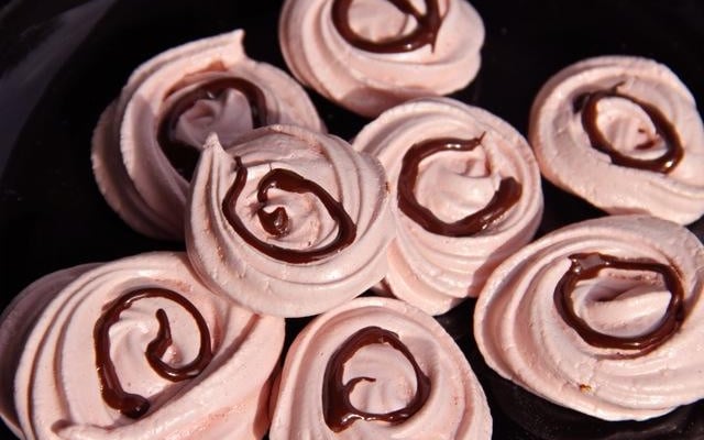 Meringues en nids de Pâques