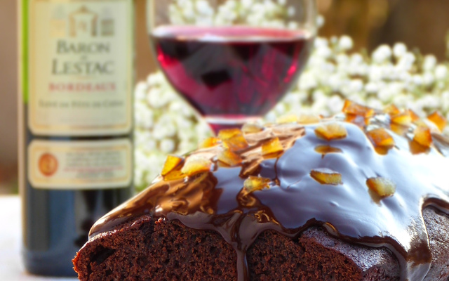 Gâteau au chocolat et vin chaud