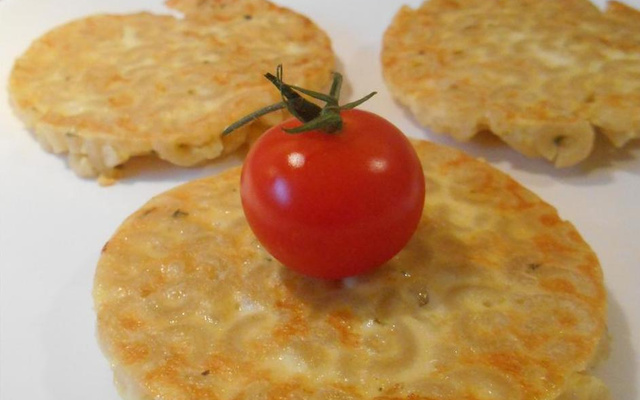 Galettes de coquillettes & parmesan