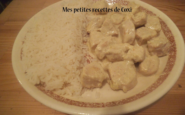 Filets de poulet au curry et son riz blanc
