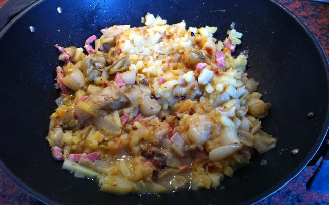 Poêlée d'endives braisés, pommes de terre fondantes et lardons grillés