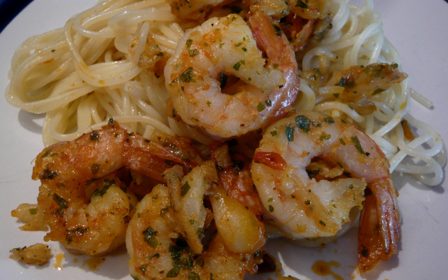 Cappelletti aux crevettes et poisson à l'ail