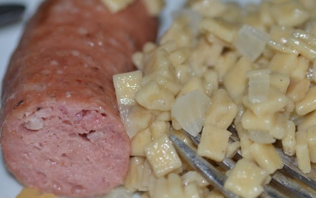 Croziflette et diots au vin blanc