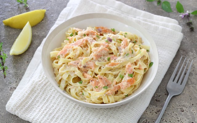 Tagliatelles au saumon fumé à l'italienne