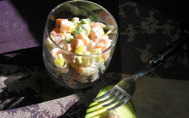Verrine de tartare de saumon / mangue / avocat