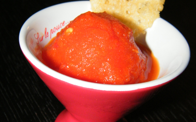 Sorbet aux poivrons et sa tuile au parmesan