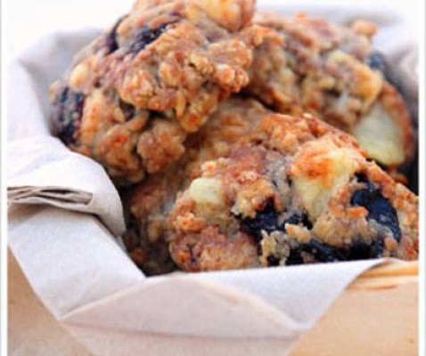 Cookies au fromage de brebis et confiture de cerises noires