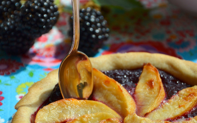 Tartelettes à la mûre & aux nectarines