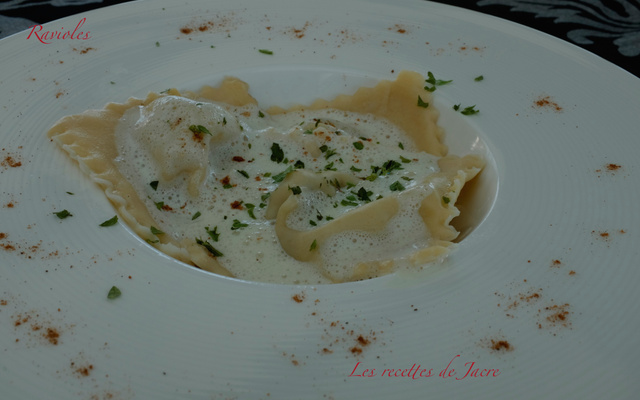 Ravioles de gésiers de canard et roquefort et sa sauce émulsionnée