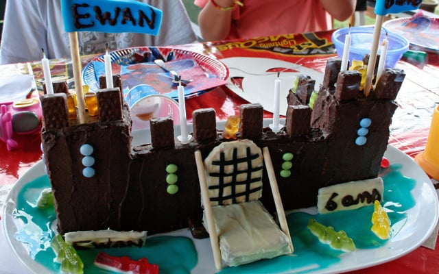 Château d'anniversaire en chocolat