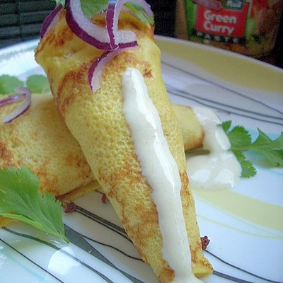 Cornet de crêpes épicé au poulet et curry vert
