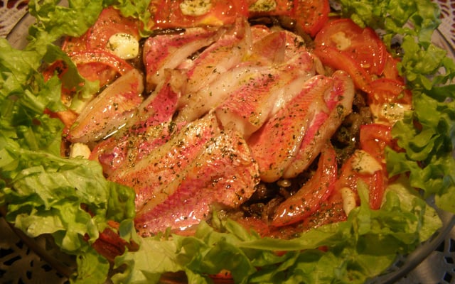 Filets de rougets à la vapeur et gratinés au four