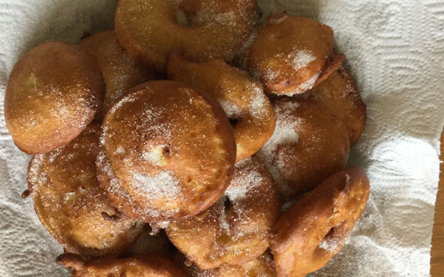 Beignets aux pommes!