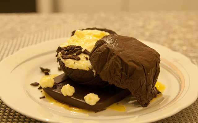 Froissée de casques surprise et sa mousseline mangue kiwi, gâteau