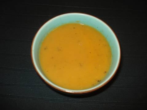 Velouté de courgette à la tomate