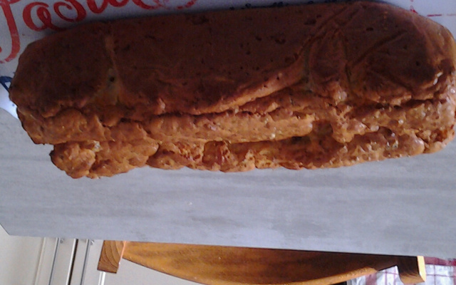 Cake salé au poulet, oignons et thym