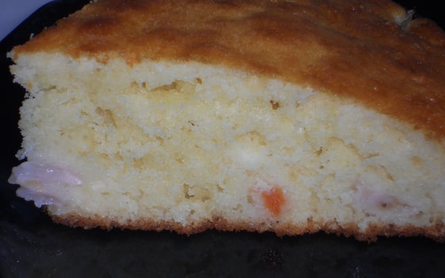 Gâteau moelleux au yaourt et fruits