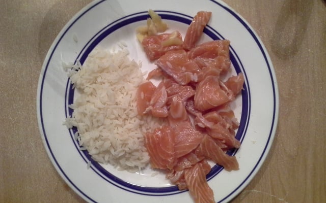 Sashimi de saumon mariné