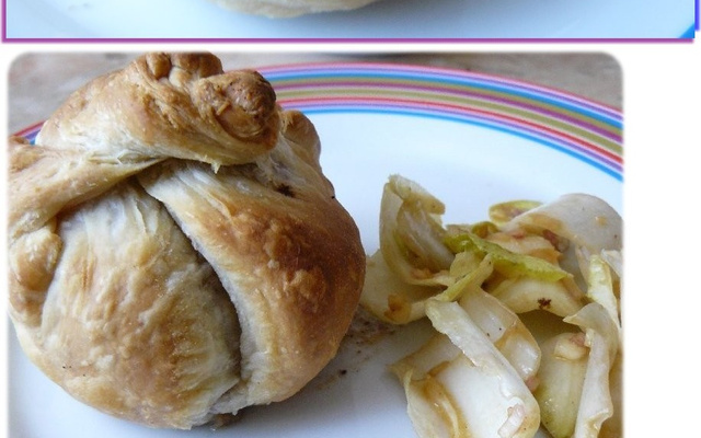 Feuilleté pomme et Roquefort sur salade d'endives