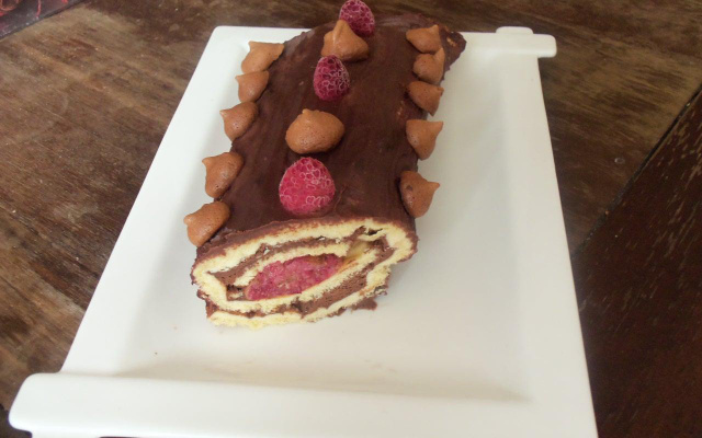 Ma bûche hérisson choco et cœur de meringue à la framboise